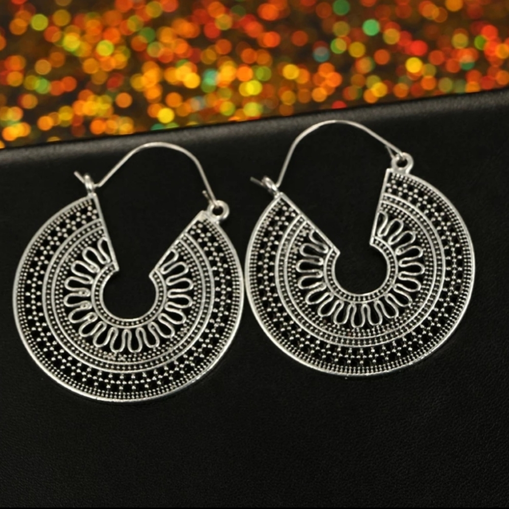 New Vintage Ethnic Earring